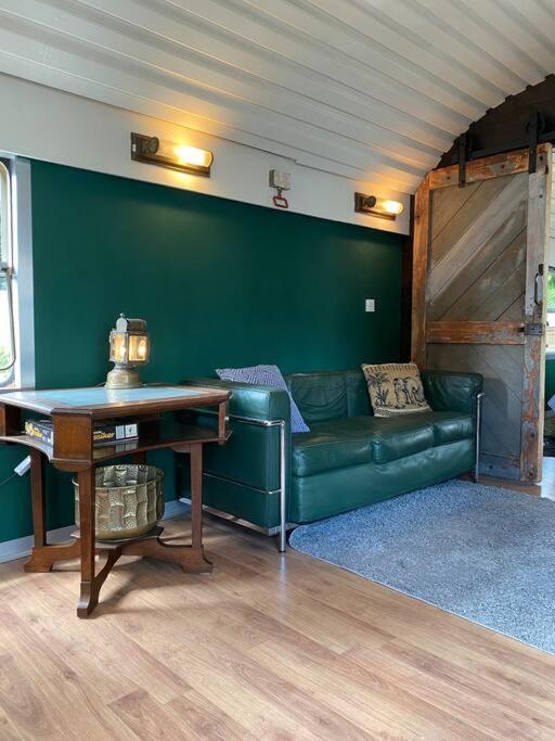 Vila Gleis 1, Eisenbahn Waggon Mit Whirlpool Und Ofen Dahlem  Exteriér fotografie