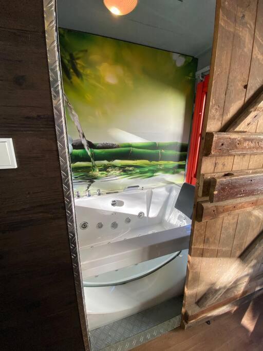 Vila Gleis 1, Eisenbahn Waggon Mit Whirlpool Und Ofen Dahlem  Exteriér fotografie