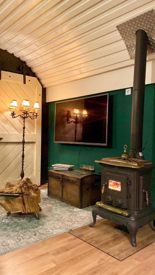 Vila Gleis 1, Eisenbahn Waggon Mit Whirlpool Und Ofen Dahlem  Exteriér fotografie